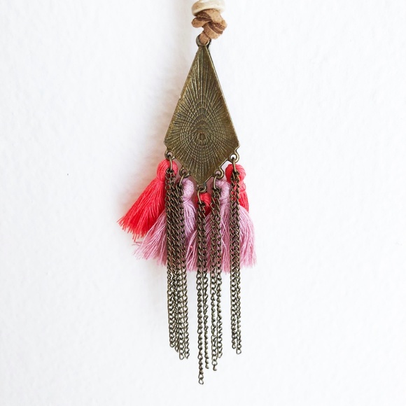 NWT! Exotic Long Necklace - Picture 3 of 3